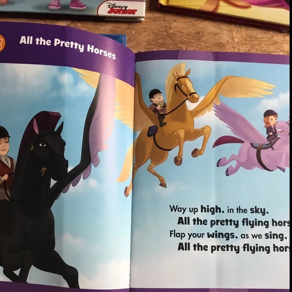 Toddler 8 sing with me dismay books. - Picture 3 of 4